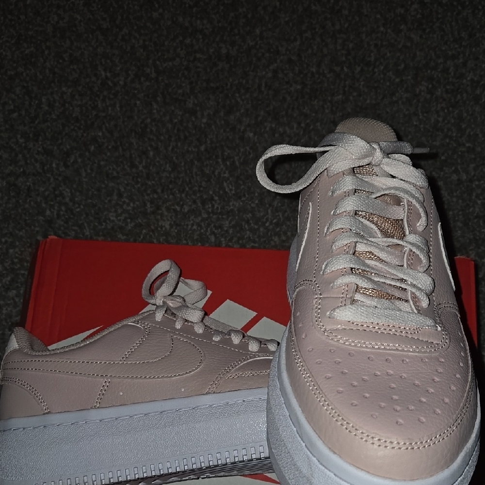 Nike Women's Cream Sneakers - Picture 3 of 10